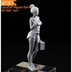1/35 Modern/Fantasy ''Airi' Female Casual Fashion Holding Briefcase