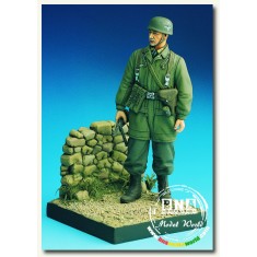 1/16 Fallschirmjager (Crete 1941) Vignette with Base