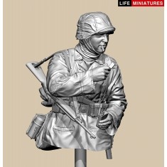 1/10 Bust - Ambush at Poteau'Rifleman with Captured M1 Carbine'