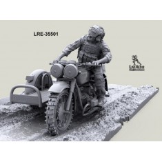 1/35 Front-End Motorcycle with Sidecar and Driver