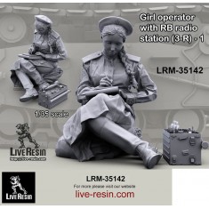 1/35 The Girl Operator At The Gun with The RB Radio Station (3-R)
