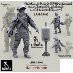 1/35 Russian Engineer In OVR-2 Eguipment Carry Disarmed Bomb (Bomb Model Included)-1