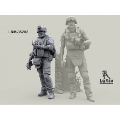 1/35 Russian Military Correspondent ''Petrovich'' with Drone#3