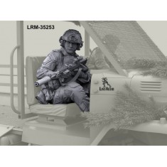 1/35 Russian Assault Truck Crew Firing at Drone