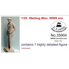 1/35 WWII Waiting Man (1 Figure)