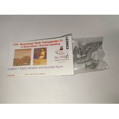 1/35 Scammell Tank Transporter Crew in North Africa #2 - Gunman Sitting