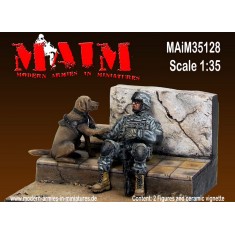 1/35 US Marine with Dog - Iraq 2012 (1 figure and 1 dog)