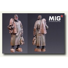 1/35 WWII German Winter POW Prisoner of War (1 Resin Figure)