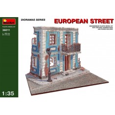 1/35 European Street (Ruined Building+Diorama Base, Base Size: 300mm x 215mm)