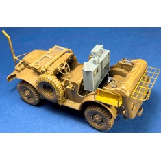 1/35 WC-58 Command Car SCR-193 Radio and Cabinet