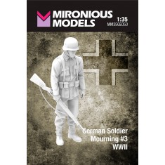 1/35 WWII German Soldier Mourning #3