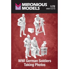 1/72 WWI German Soldiers Taking Photos