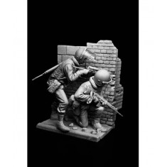 120mm British Army Baton Gunner and Infantryman, Northern Ireland (2 figures w/diorama)