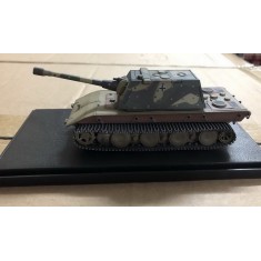 1/72 WWII German E-100 Heavy Tank w/Krupp Turret 1946