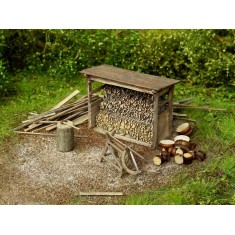 HO Scale Woodshed w/Tools