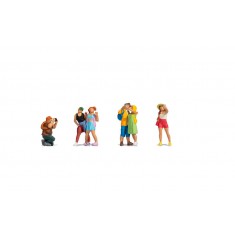 TT 1/120 Tourists (6 assembled and painted figures)
