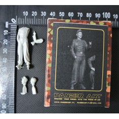 1/35 German Tanker Telling A Joke No.2