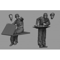 1/35 Voran! StuG Crew in Action set (2 figures)