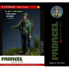 1/35 Vietnam Series - Viet Cong Tank Hunter Mr. B40