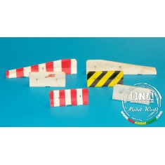 1/48 Roadblocks - Short 