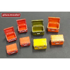 1/32 Tool Boxes High (4x open, 4x closed)