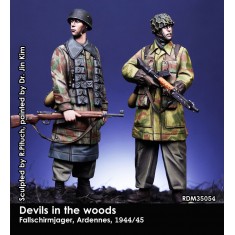 1/35 Devils in the Woods, Fallschirmjagers, Ardennes 44/45 (2 figures)