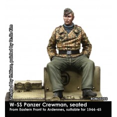 1/35 German Panzer Seated Crewman 1944-1945