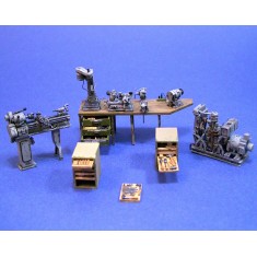 1/35 Various UK Machinery & Tools (Lathe, Generator, Grinder, Work Bench, etc.)