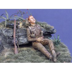 1/35 British Soldier Sleeping "Hands Crossed" (1 figure)