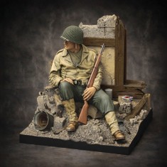 1/35 WWII US Soldier at Rest with Base
