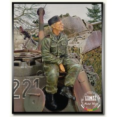 1/35 WWII Waffen SS Sitting On Turret