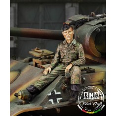 1/35 SS Panzer Division Crewman (1 Resin Figure)