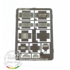 1/24 Electronics Boxes and LCD Displays
