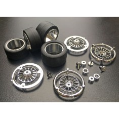 1/24 OZ Racing 18" Chrome Wheel Rings, Inserts & Central Wheel Hub Nuts Set 