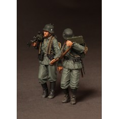 1/35 German Machine Gun MG 34 Team on March 1939-42 (2 figures)