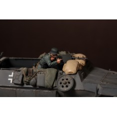 1/35 German Machine Gunner for Hanomag