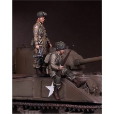 1/35 US Army Airborne & Sergeant for Sherman (2 figures)