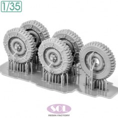 1/35 WWII US 1/4-Ton Utility Truck Combat Wheel Tyres with Chains for Tamiya Kit