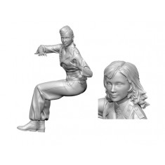 1/35 German Pzkpfw.IV Female Tank Gunner