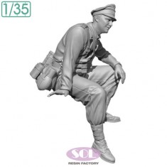 1/35 Crew #1 for WWII German Sd.kfz.250/1