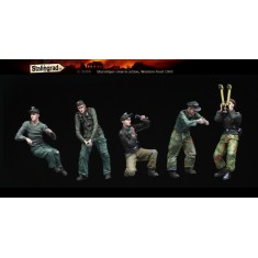 1/35 Sturmtiger Crew in Action (5 figures)