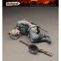 1/35 German Infantryman at Rest 1939-1944 Vol.2 (1 figure)