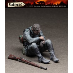 1/35 German Infantryman at Rest 1939-1944 Vol.6 (1 figure)