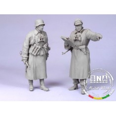 1/35 German Tank Officer & SS Officer, Winter 1941-1943 (2 Resin Figures)