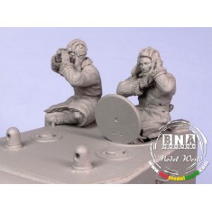 1/35 Soviet Tank Crew KV-2 (Early) Winter 1939-1944 (2 Resin Figures)