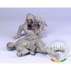 1/35 Soviet Tankman and German Infantryman, Summer 1941-1943 (2 Resin Figures)