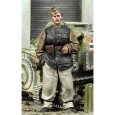 1/35 Hungarian AFV Crewman 