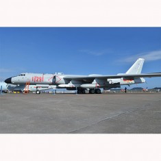 1/144 Xian H-6K Strategic Bomber