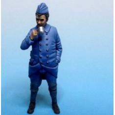 1/35 WWI French Soldier at Rest in Winter No.3 (1 figure)