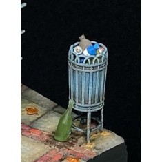 1/35 Trash Bin